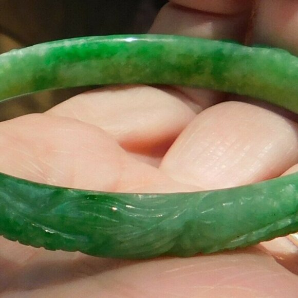 Carved Jade / Jadeite Bangle Bracelet Green Marbled 2.25" Inside Across "COLD" - Picture 9 of 12